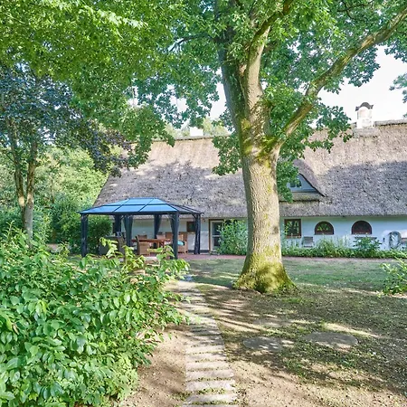 Landfein Haus *